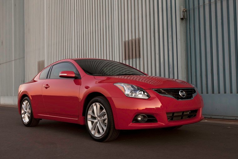2011 Nissan Altima Coupe 3.5 SR Picture