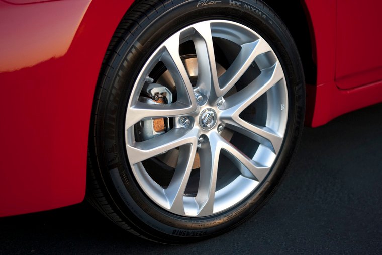 2011 Nissan Altima Coupe 3.5 SR Rim Picture