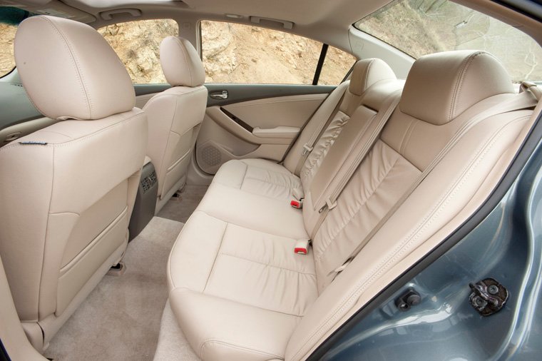 2011 Nissan Altima Hybrid Rear Seats Picture