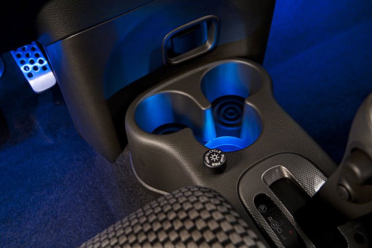 2010 Nissan Cube Center Console Picture