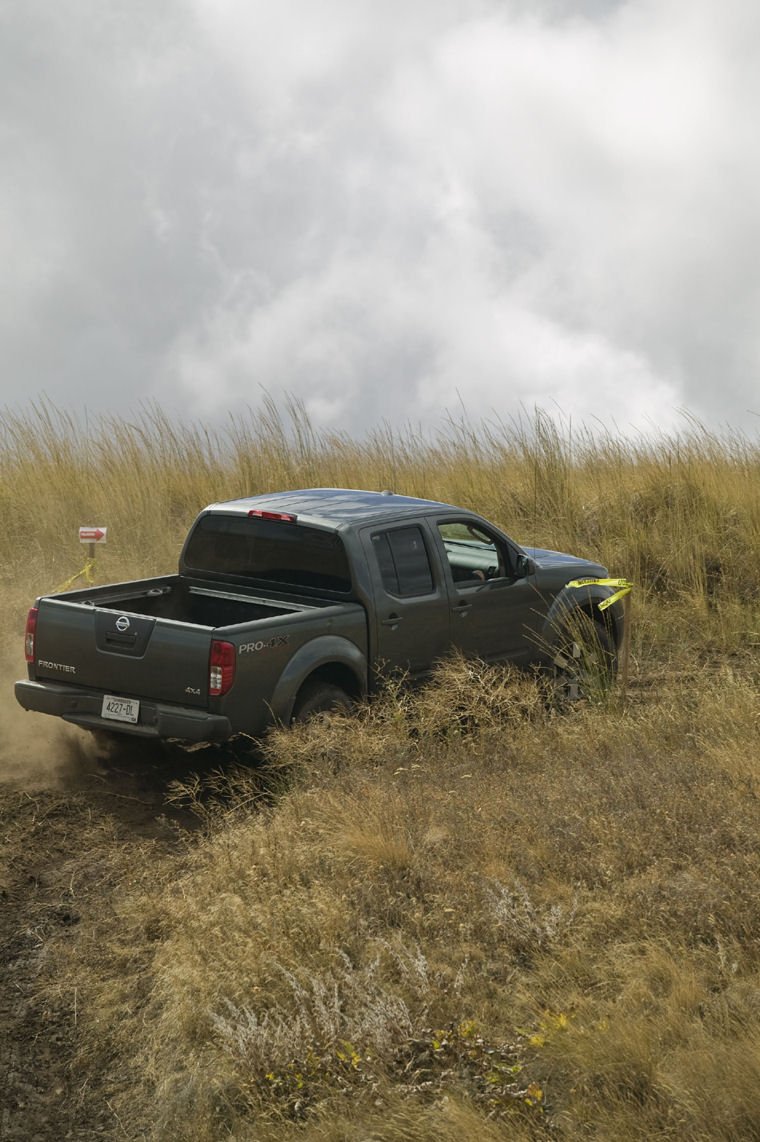 2009 Nissan Frontier Crew Cab PRO-4X Picture