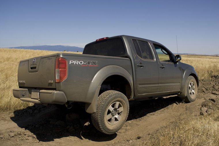 2010 Nissan Frontier Crew Cab PRO-4X Picture