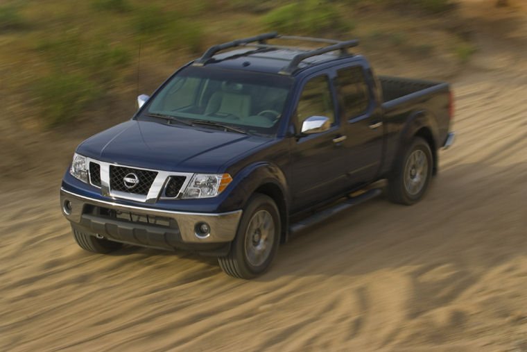 2010 Nissan Frontier Crew Cab LE Picture