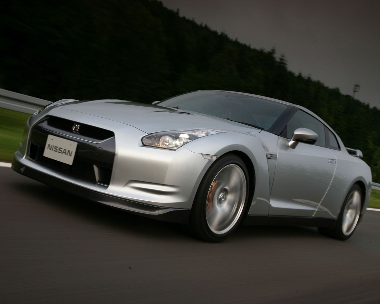 Nissan GT-R Desktop Wallpaper
