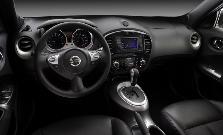 2011 Nissan Juke Cockpit Picture