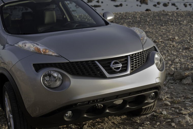 2011 Nissan Juke Headlight Picture