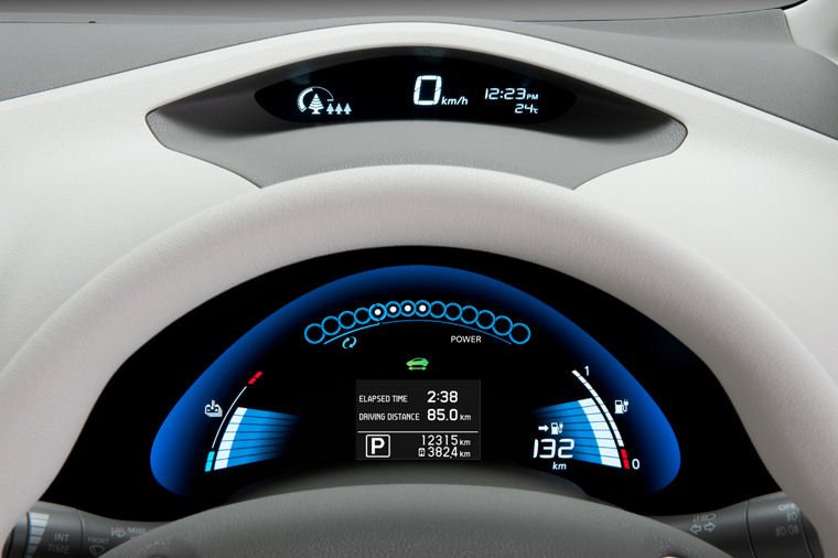 2011 Nissan Leaf Gauges Picture