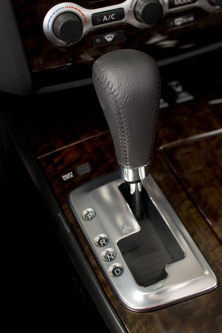2009 Nissan Maxima Gear Lever Picture