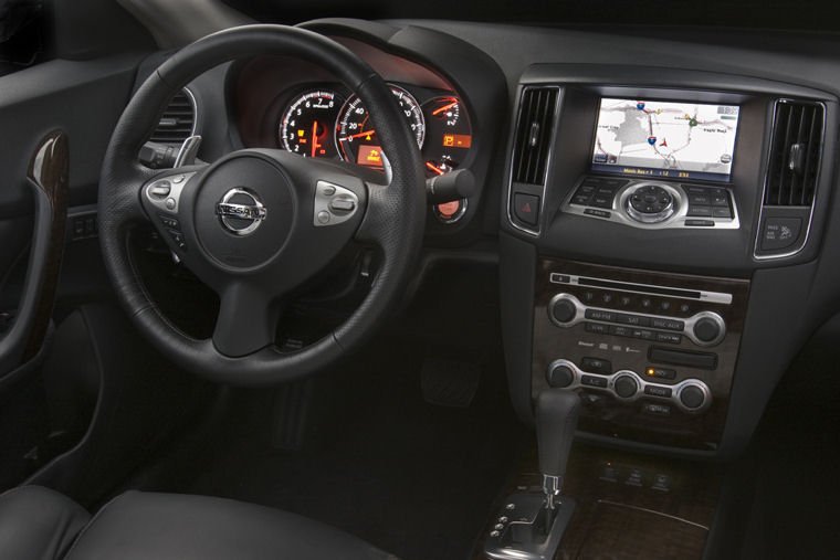 2010 Nissan Maxima Cockpit Picture