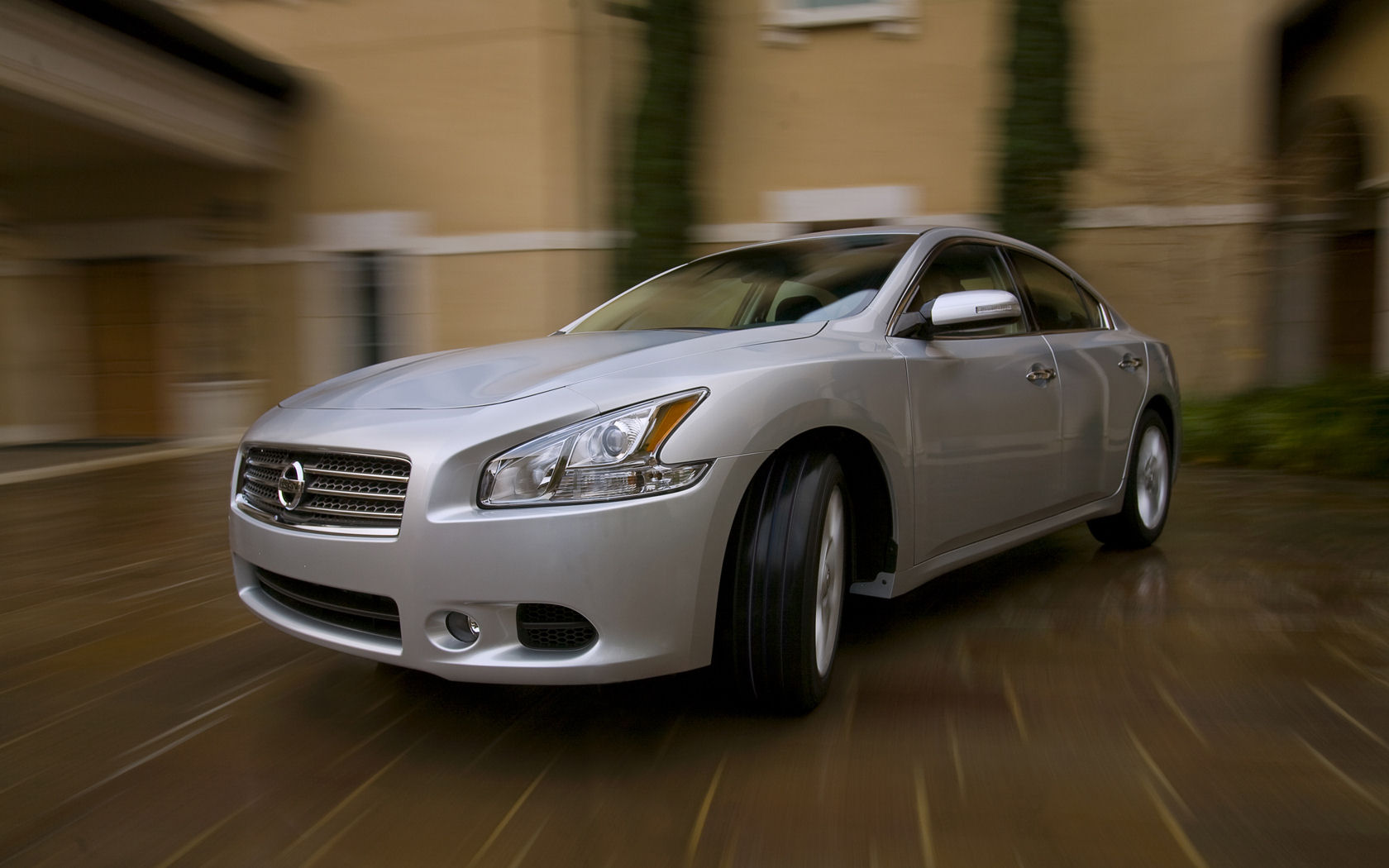 Nissan Maxima Desktop Wallpaper