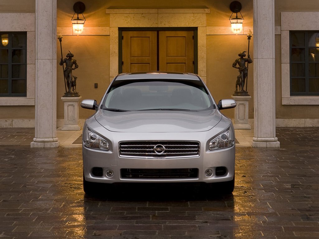 Nissan Maxima Desktop Wallpaper