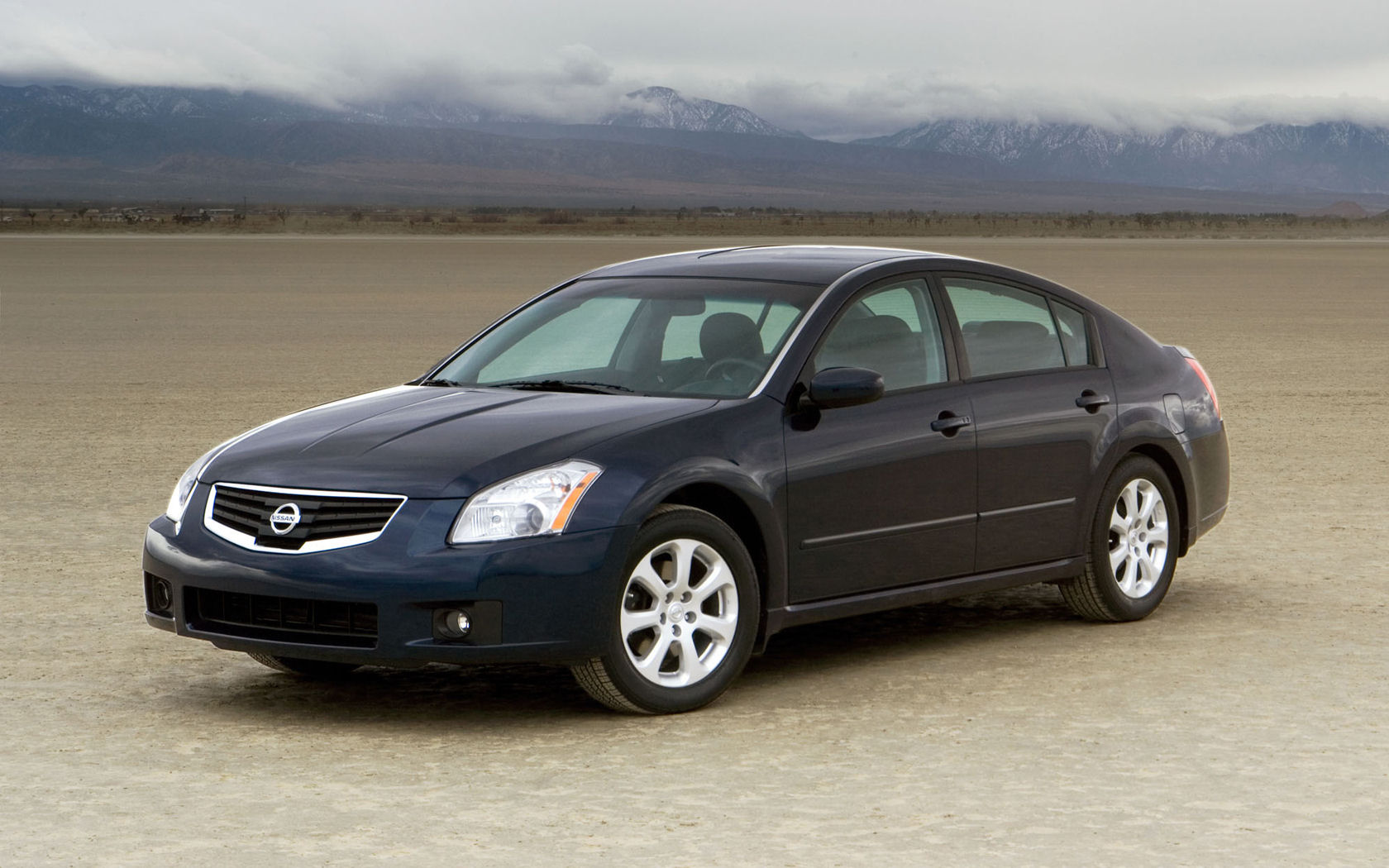 Nissan Maxima Desktop Wallpaper