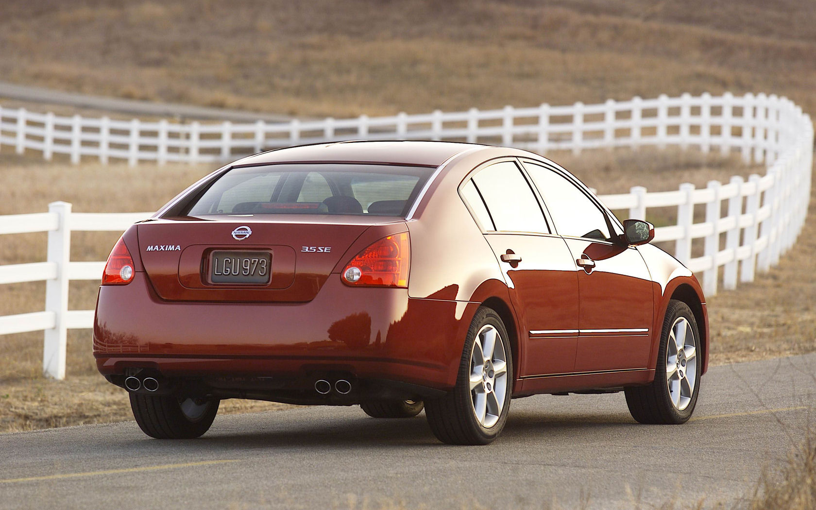 Nissan Maxima Desktop Wallpaper