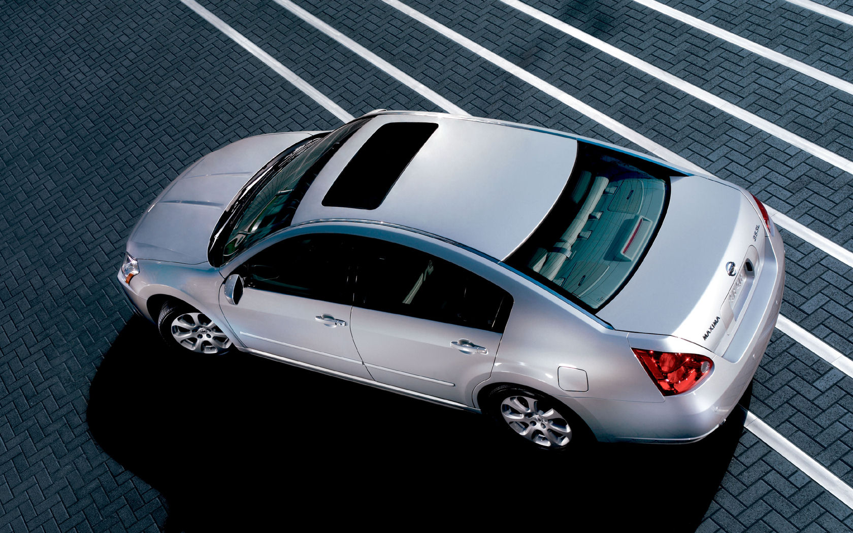 Nissan Maxima Desktop Wallpaper