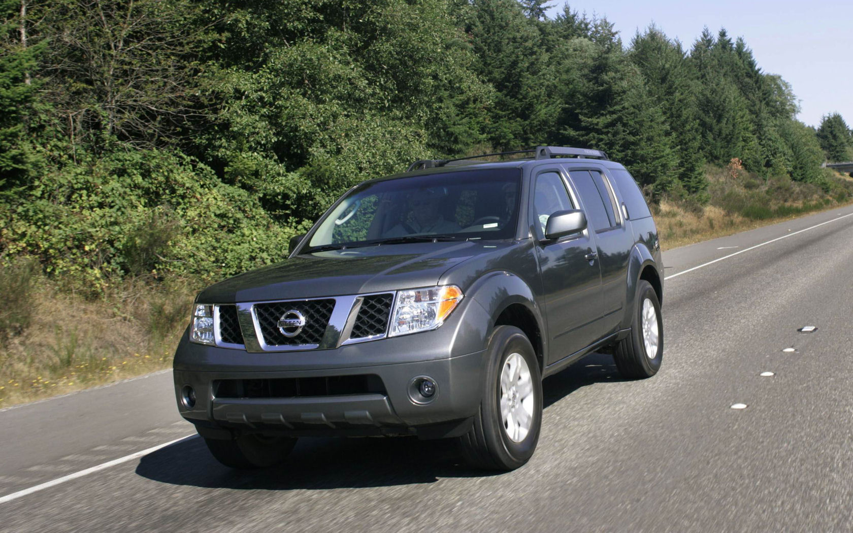 Nissan Pathfinder Desktop Wallpaper