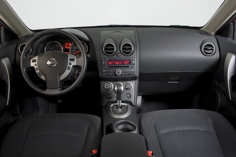 2010 Nissan Rogue Krom Cockpit Picture