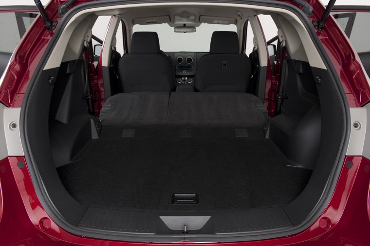 2010 Nissan Rogue Krom Trunk Picture