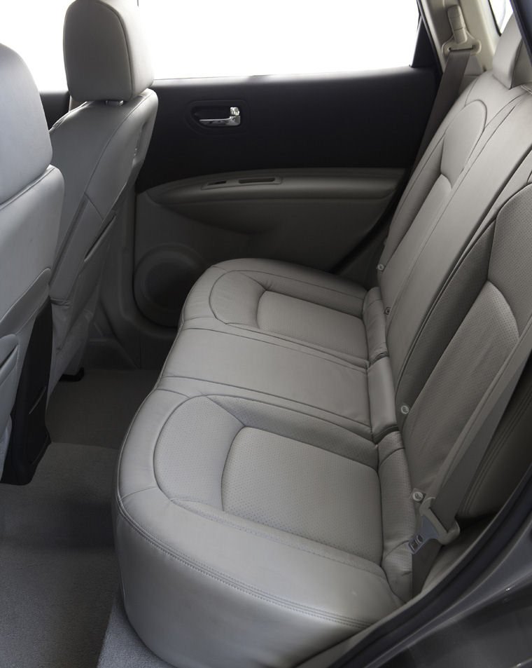 2011 Nissan Rogue Rear Seats Picture