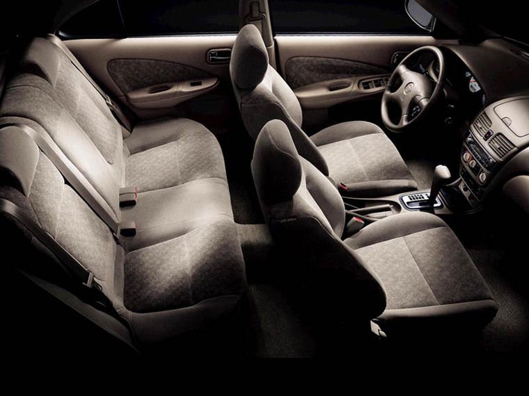 2002 Nissan Sentra Interior Picture