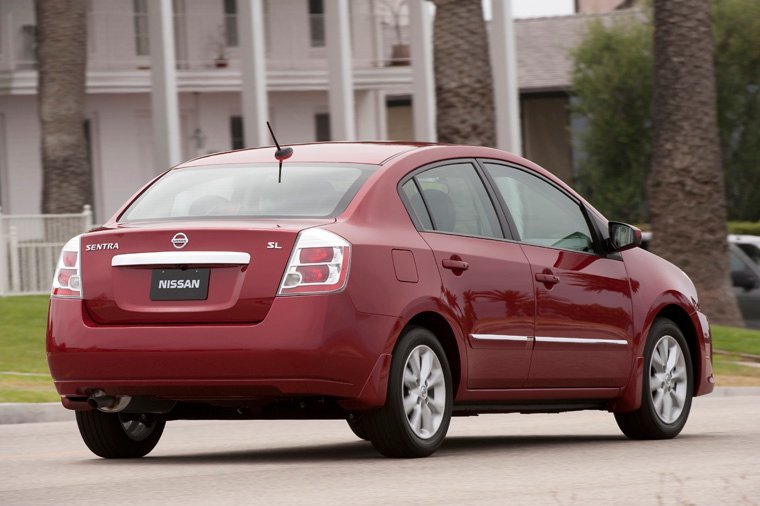 2010 Nissan Sentra 2.0 SL Picture