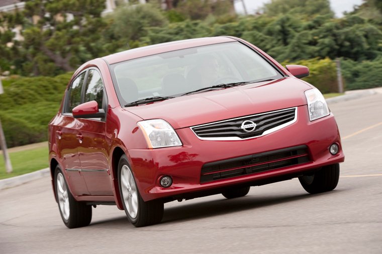 2010 Nissan Sentra 2.0 SL Picture