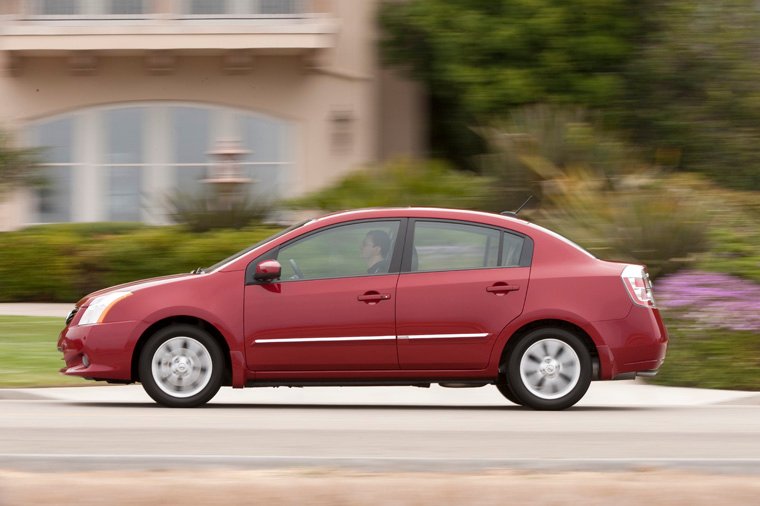 2010 Nissan Sentra 2.0 SL Picture
