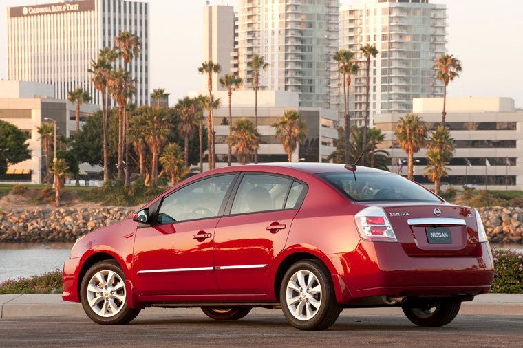 2010 Nissan Sentra 2.0 SL Picture