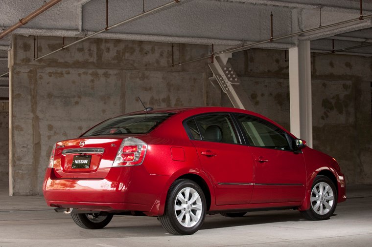 2010 Nissan Sentra 2.0 SL Picture
