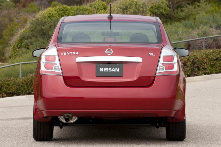 2010 Nissan Sentra 2.0 SL Picture