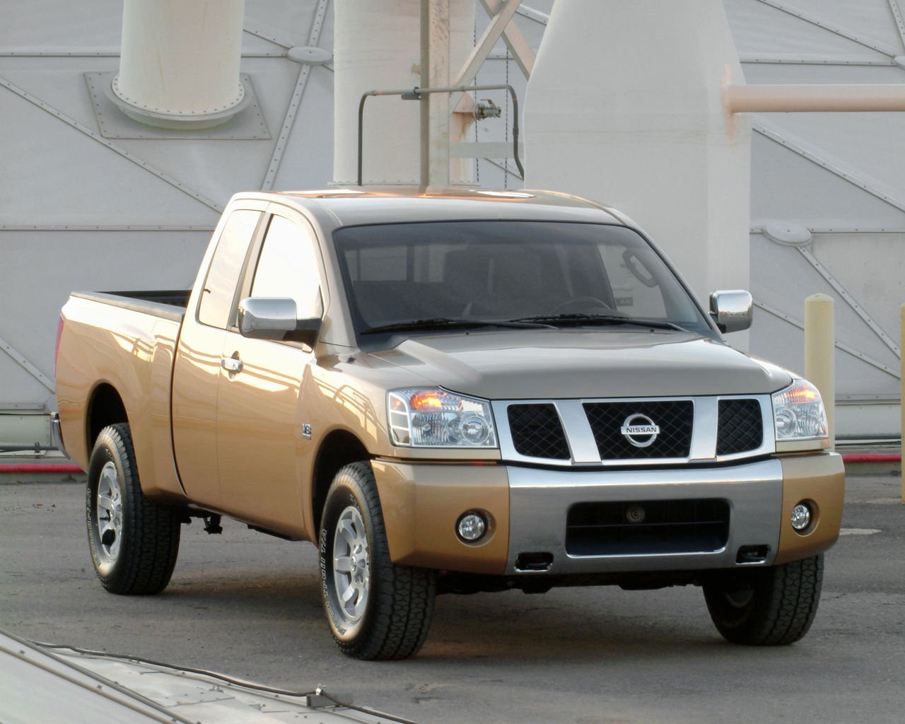 Nissan Titan Desktop Wallpaper