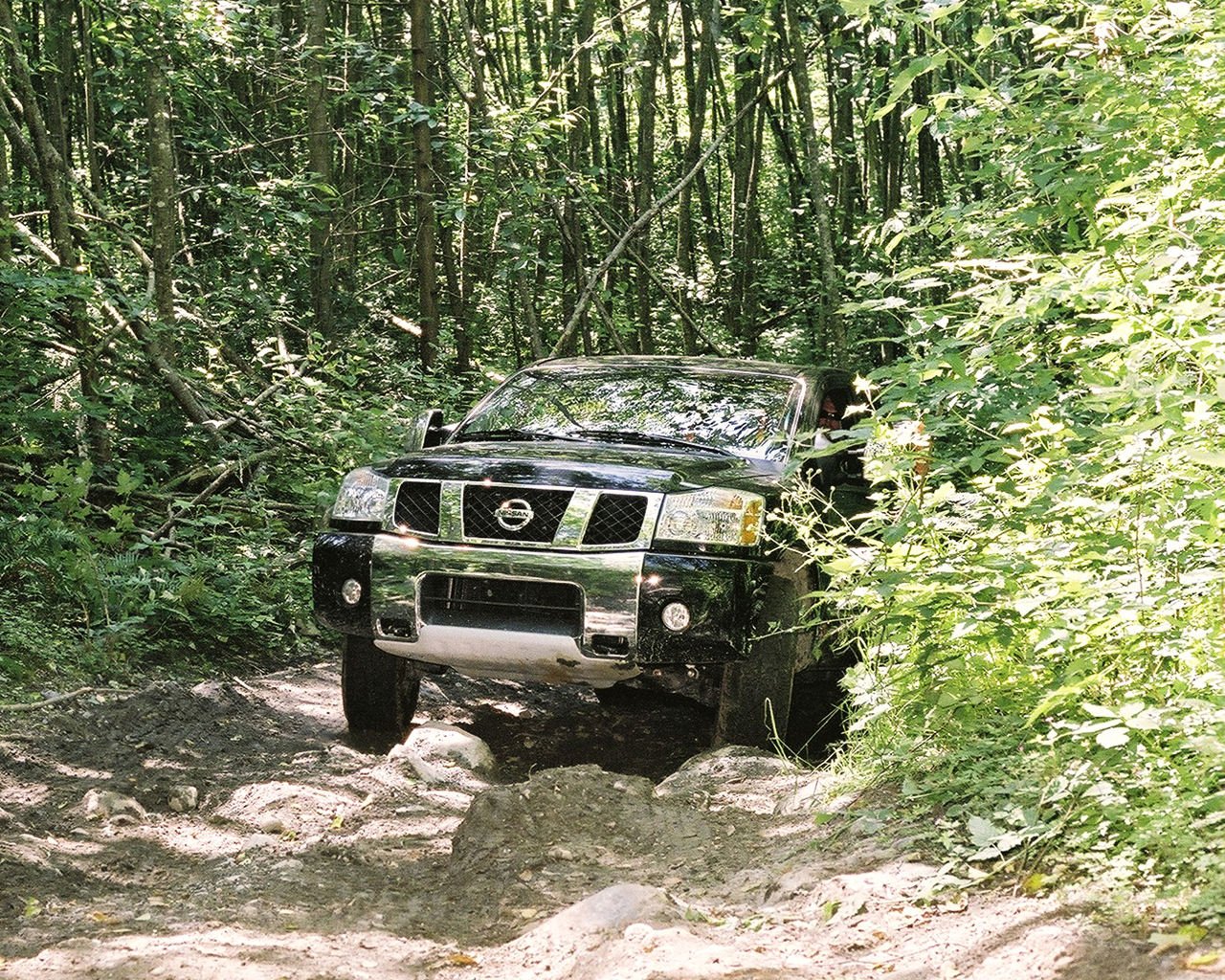 Nissan Titan Desktop Wallpaper