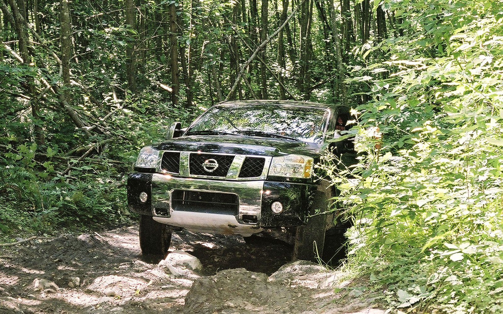 Nissan Titan Desktop Wallpaper