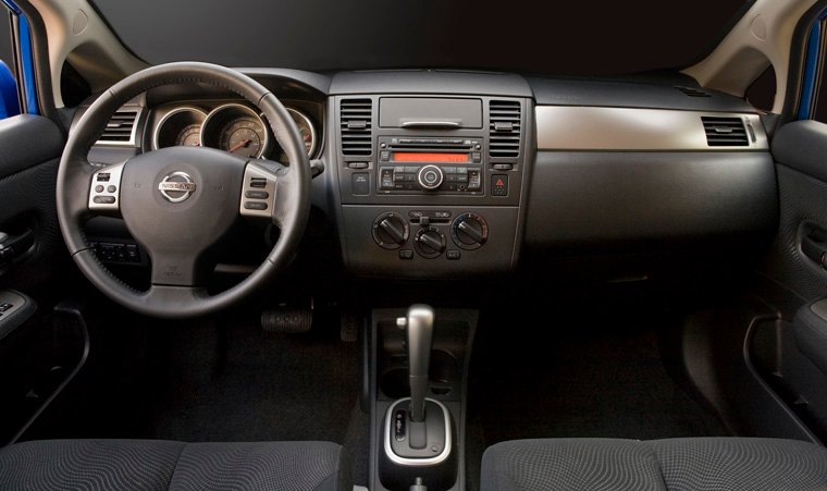 2010 Nissan Versa 1.8 SL Hatchback Cockpit Picture