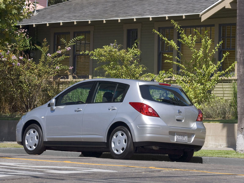 Nissan Versa Desktop Wallpaper