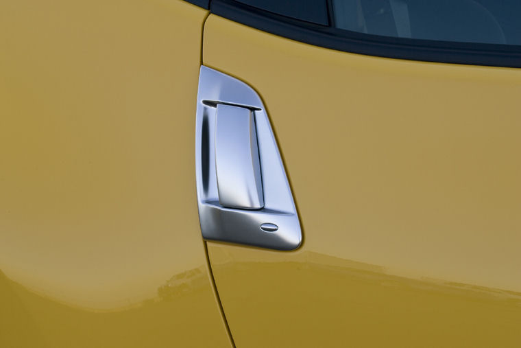 2009 Nissan 370Z Door Handle Picture