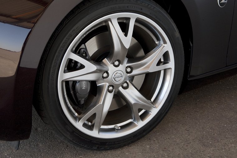 2010 Nissan 370Z Roadster Rim Picture