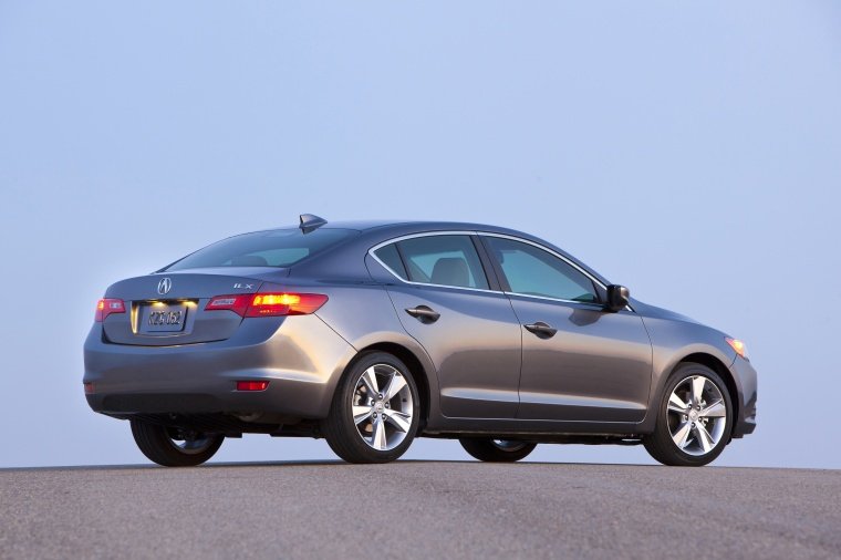 2013 Acura ILX Sedan 2.0 Picture