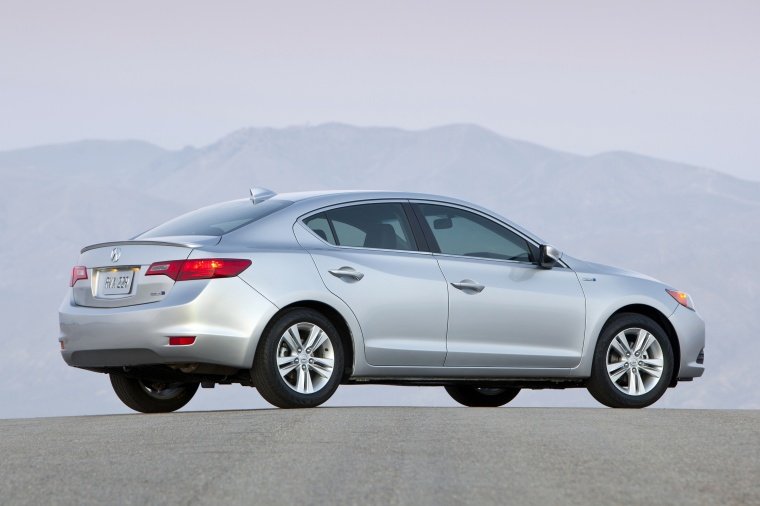 2013 Acura ILX Sedan 1.5 Hybrid Picture