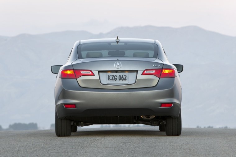 2013 Acura ILX Sedan 2.0 Picture