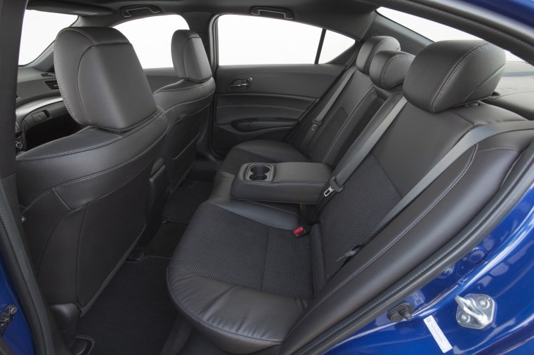 2016 Acura ILX Sedan Rear Seats with Armrest Picture