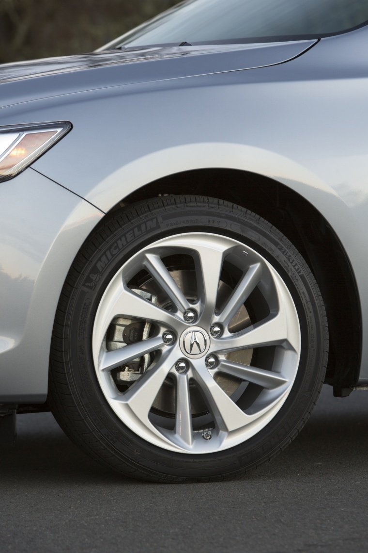 2017 Acura ILX Sedan Rim Picture