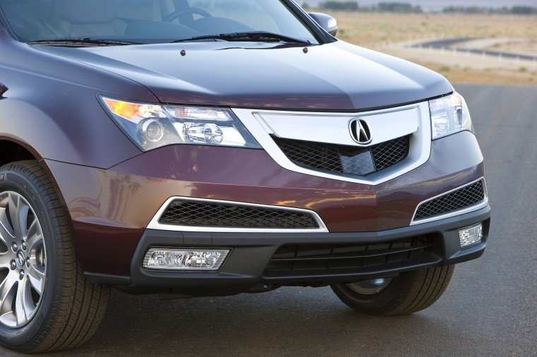 2013 Acura MDX Headlight Picture