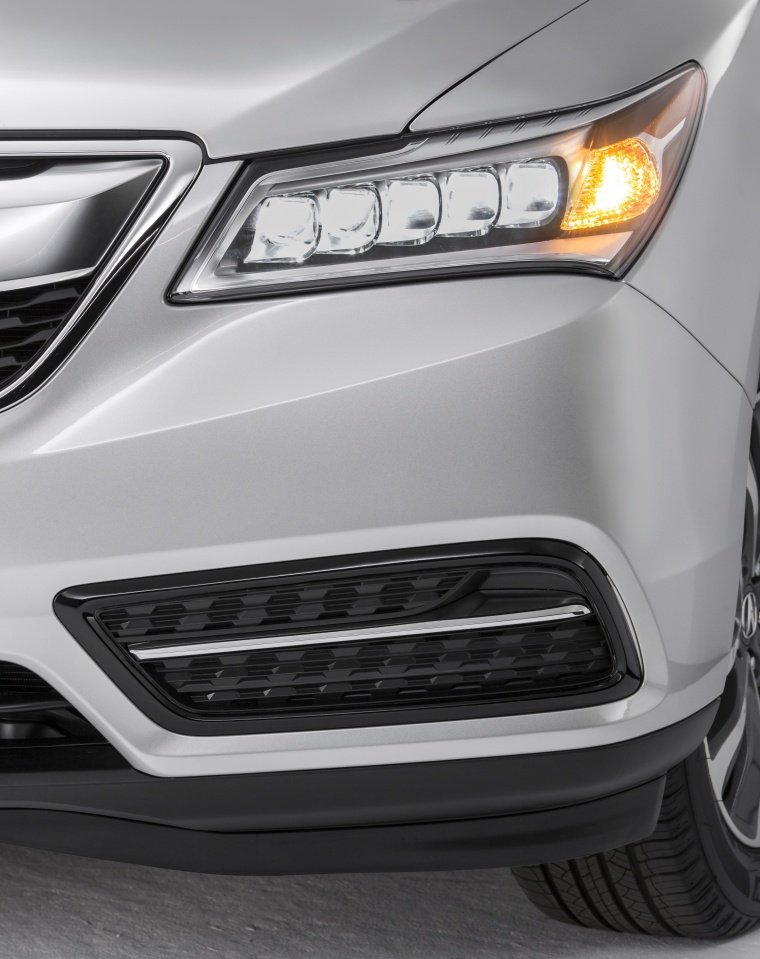 2014 Acura MDX Headlight Picture