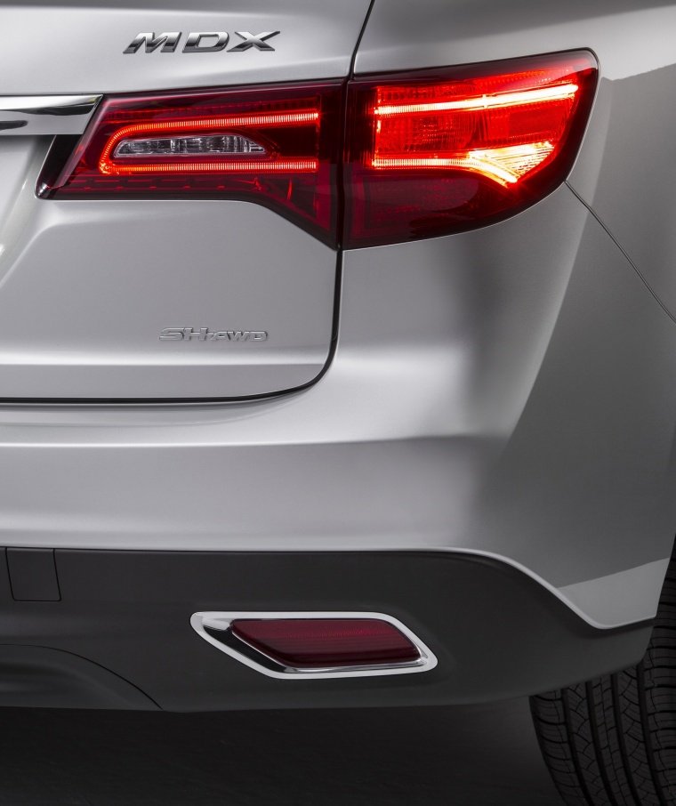 2016 Acura MDX Tail Light Picture