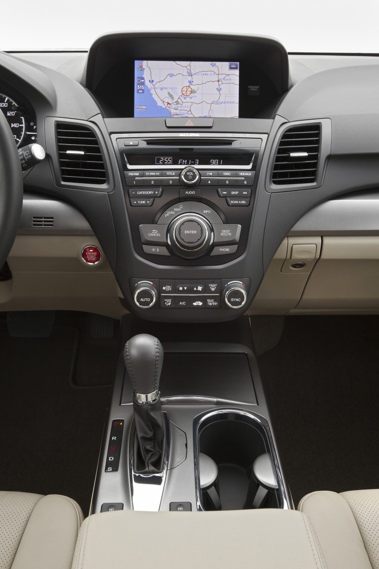 2013 Acura RDX Center Stack Picture