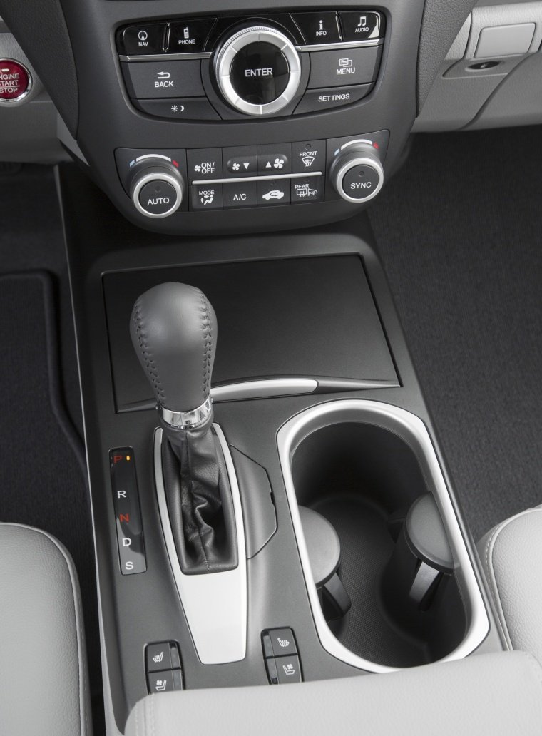 2018 Acura RDX AWD Center Console Picture