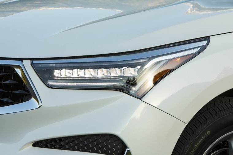 2019 Acura RDX SH-AWD Headlight Picture