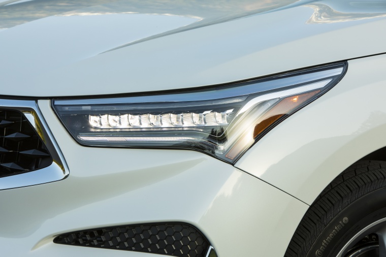 2020 Acura RDX SH-AWD Headlight Picture