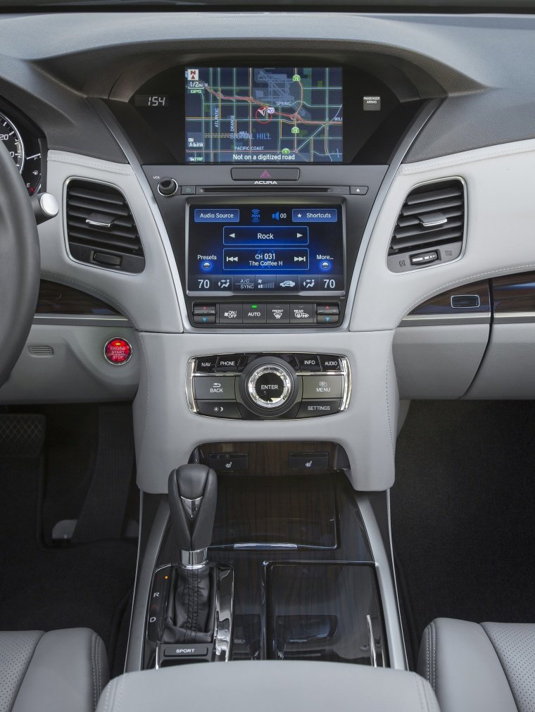 2016 Acura RLX Center Stack Picture