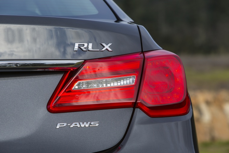 2016 Acura RLX Tail Light Picture